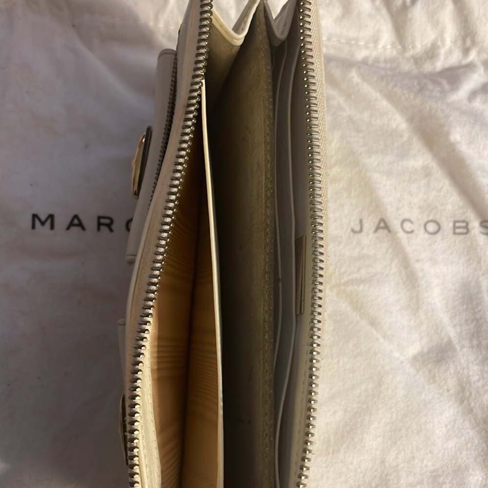 Marc by Marc Jacobs white cream wallet clutch - Picture 4 of 13